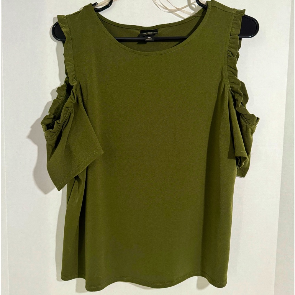 WORTHINGTON  Women’s Sz M Olive Green Off The Shoulder Pullover TOP. BLOUSE (R)